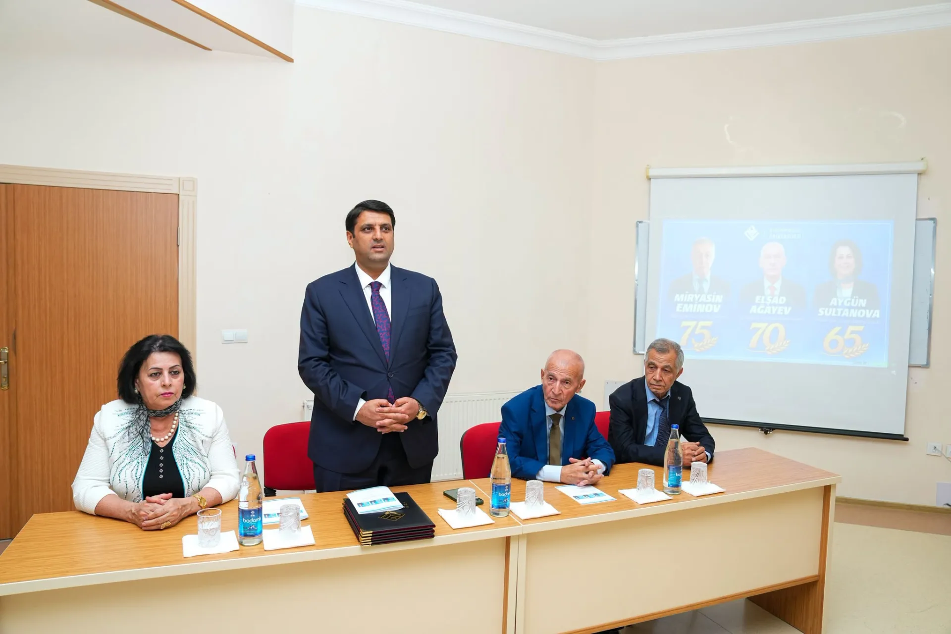 NDU-da Fizika-riyaziyyat fakültəsi əməkdaşlarının yubiley tədbiri keçirilib